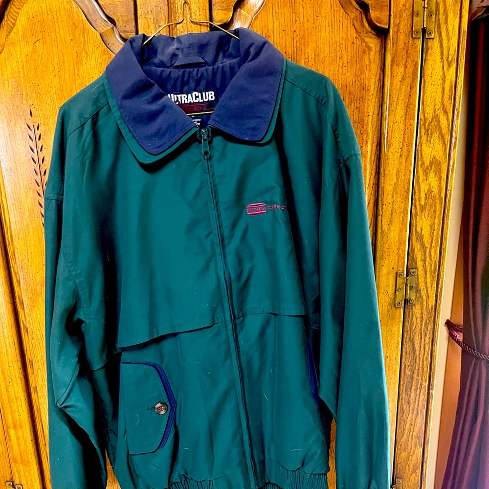 Men’s light weight jacket.